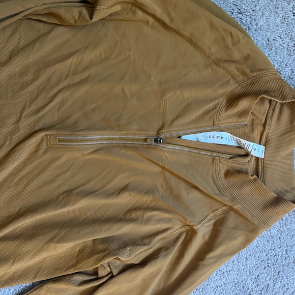 NWOT Lululemon Long Sleeve Yellow Cropped Half Zip - Picture 6 of 9